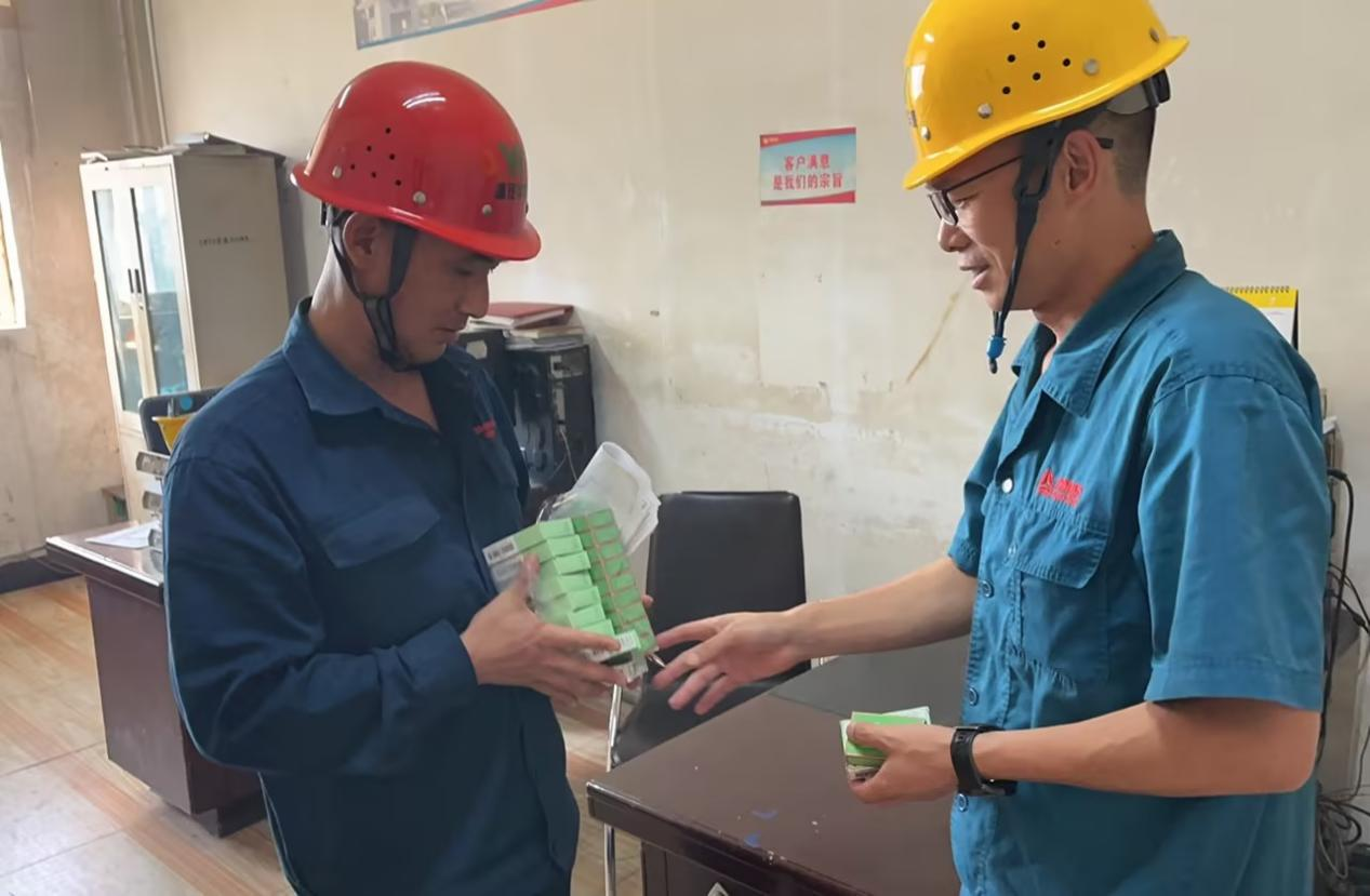 夏日送清涼 關愛暖人心 華威公司全力保障車間員工防暑降溫