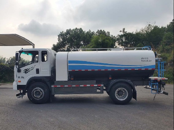 華威馳樂牌SGZ5180GPSWPBEV純電動綠化噴灑車|中國重汽新能源EV純電動灑水車|綠化噴灑車|路面養(yǎng)護(hù)作業(yè)車|路面清洗車|高壓清洗車