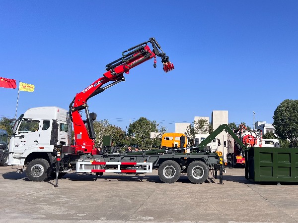 中國(guó)重汽湖北華威出口車型推薦|徐工12噸折臂吊機(jī)|徐工K型SQZ300折臂隨車起重運(yùn)輸車