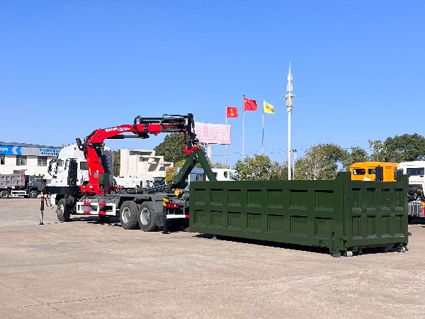 中國(guó)重汽湖北華威出口車型推薦|徐工12噸折臂吊機(jī)|徐工K型SQZ300折臂隨車起重運(yùn)輸車