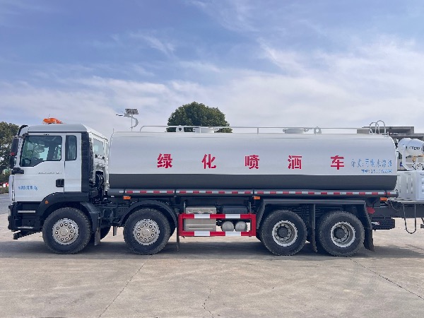 中國重汽汕德卡系列8x4綠化噴灑車|中國重汽湖北華威制造24立方灑水車|華威馳樂牌SGZ5311GPSZZ6C5型綠化噴灑車|霧炮車|抑塵車